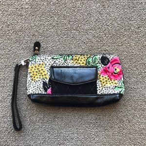 VERA BRADLEY WRISTLET PATCHWORK NWOT